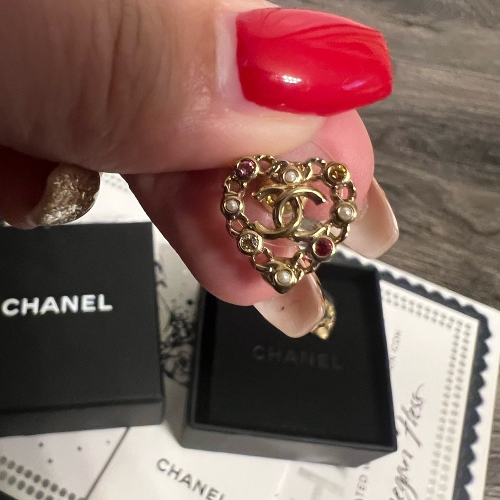 Chanel Gold Crystal and Faux Pearl CC Heart Earrings - Picture 6 of 7